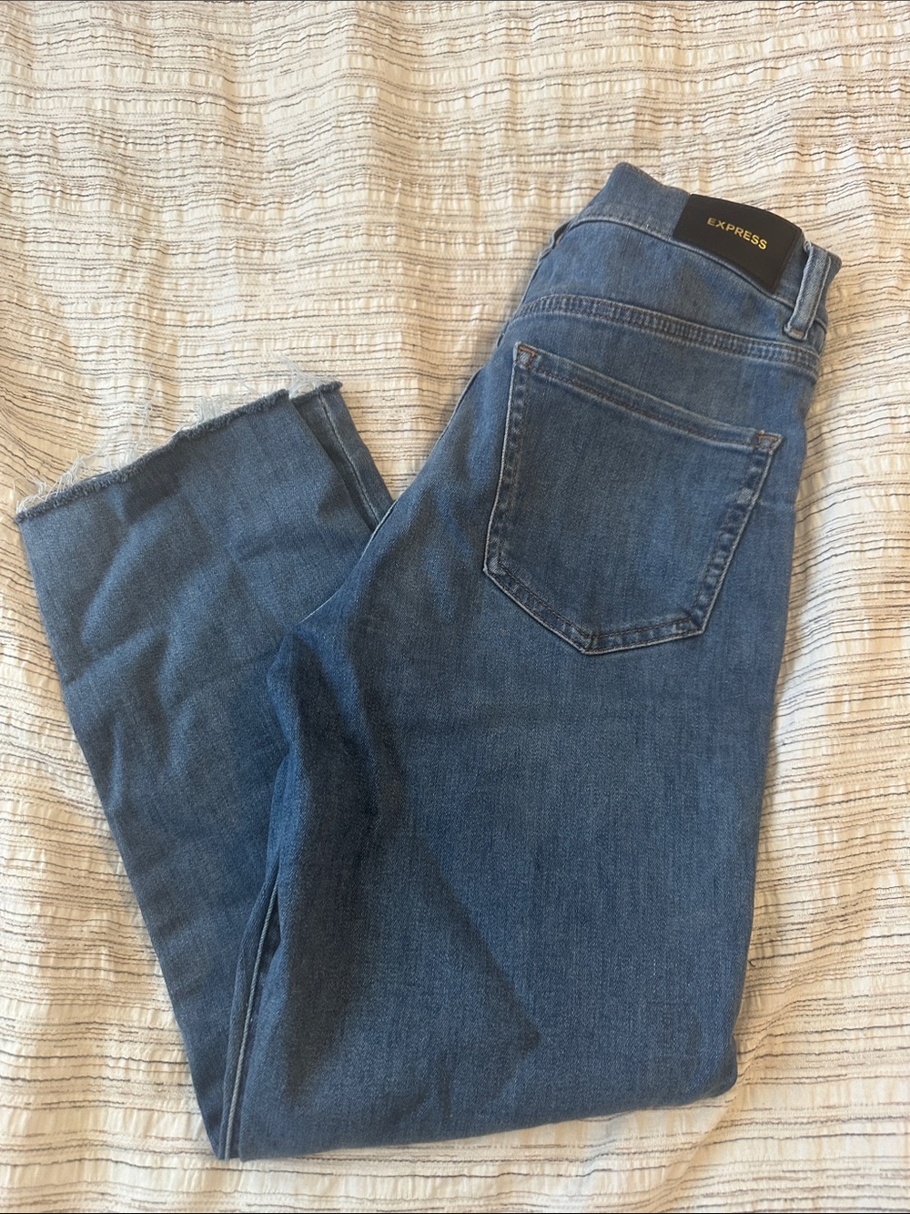 ✨SOLD✨ Express Mom High Rise Petite Straight Leg Women's Jeans in Medium Blue